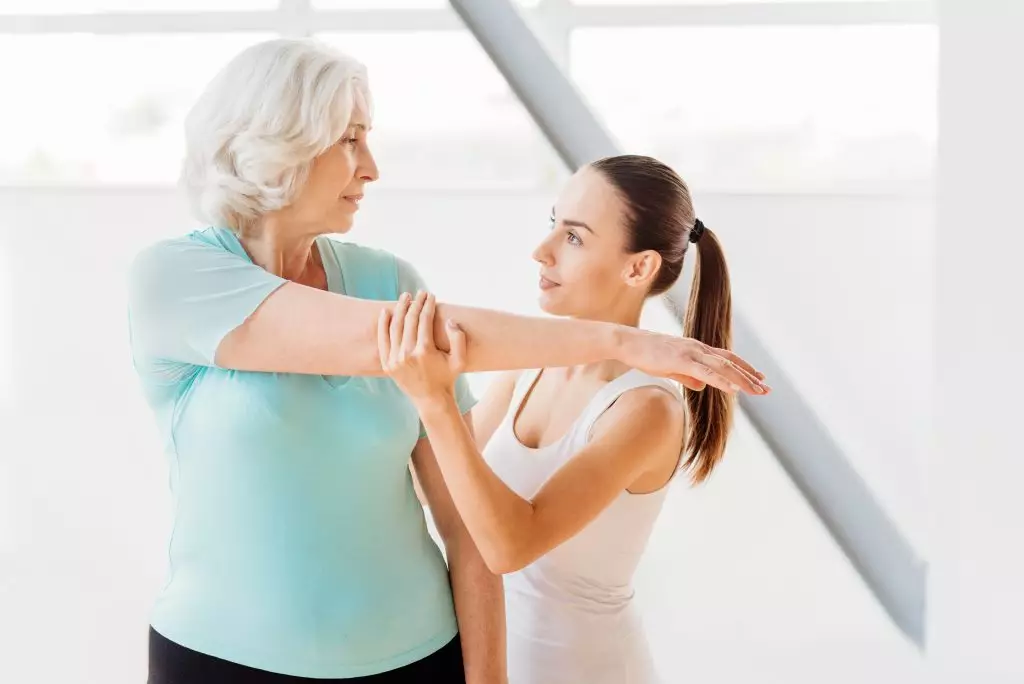 Физиотерапевтические упражнения при остеопорозе 